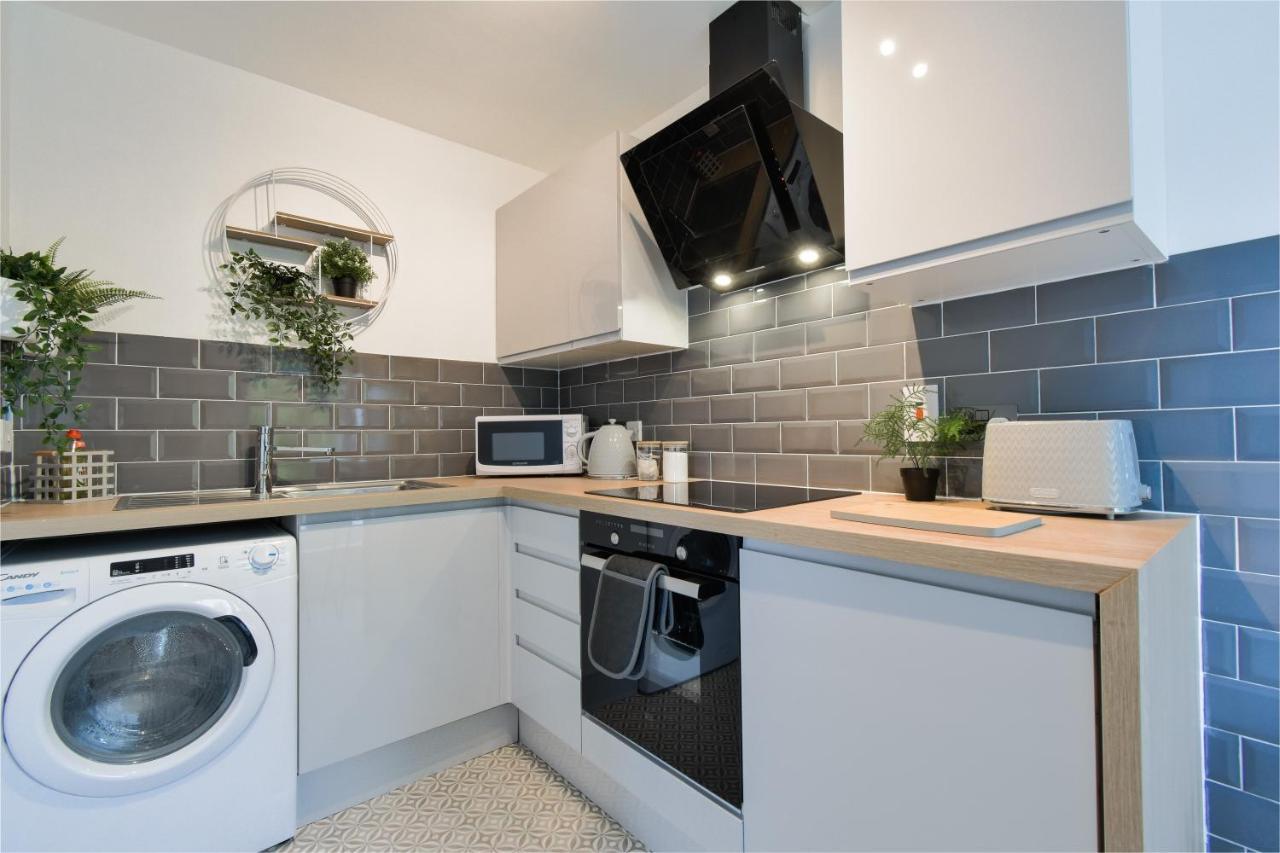 Stylish One Bed Apartment Near Cotswolds Raf Carterton Exterior photo